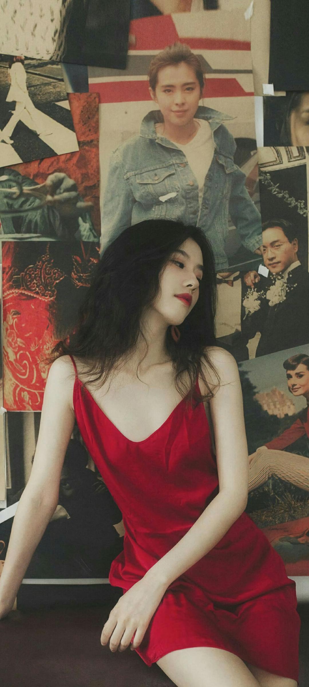 红包睡衣美女全面屏手机壁纸，高清4K图片，1080x2400分辨率，一键下载