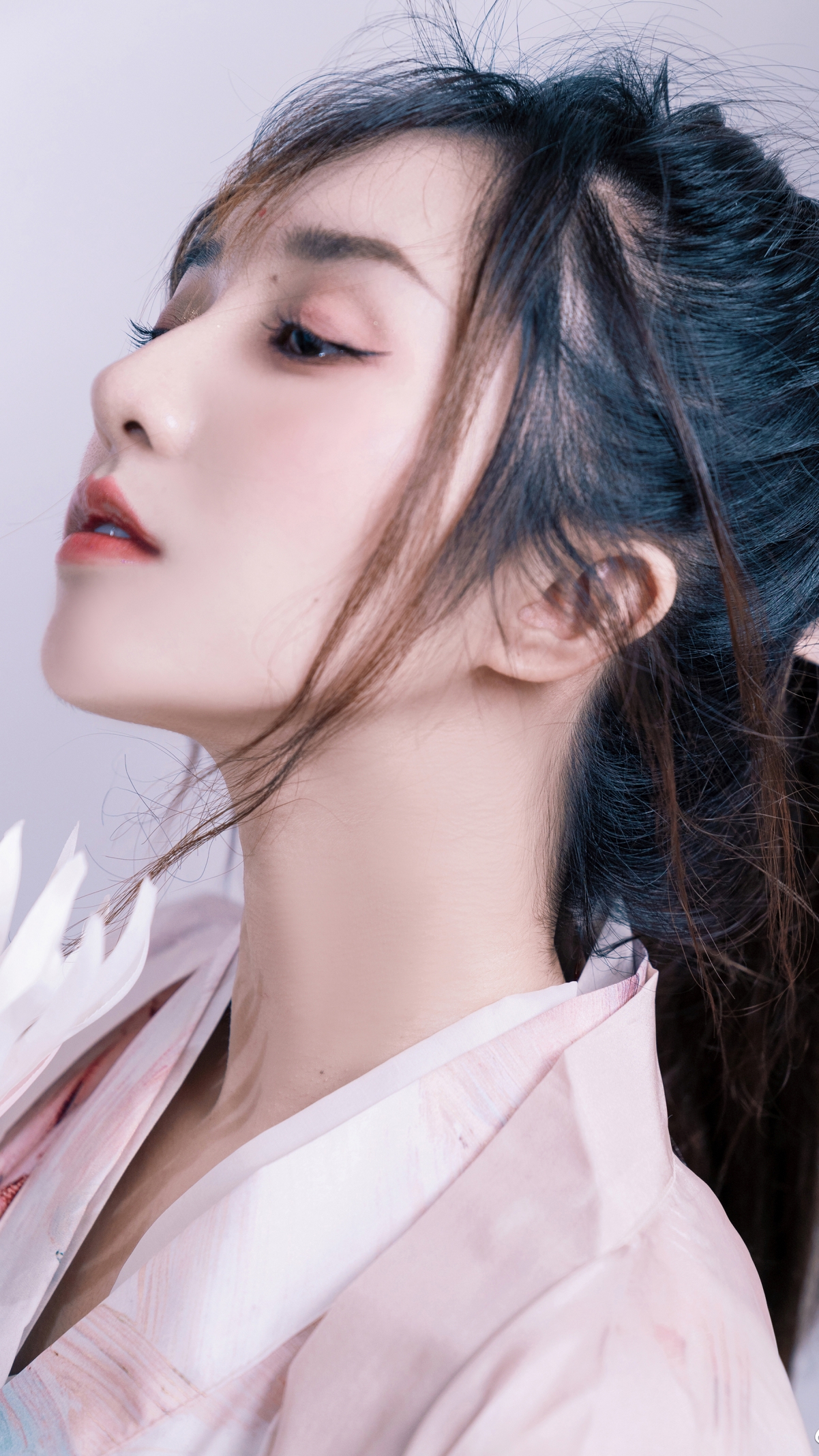抖音热门美女小陆离，超清3K/4K手机壁纸，1800x3200分辨率，免费下载