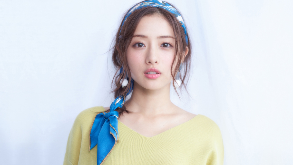 日本女神石原里美绝美4K壁纸，超清3840x2160分辨率，免费下载