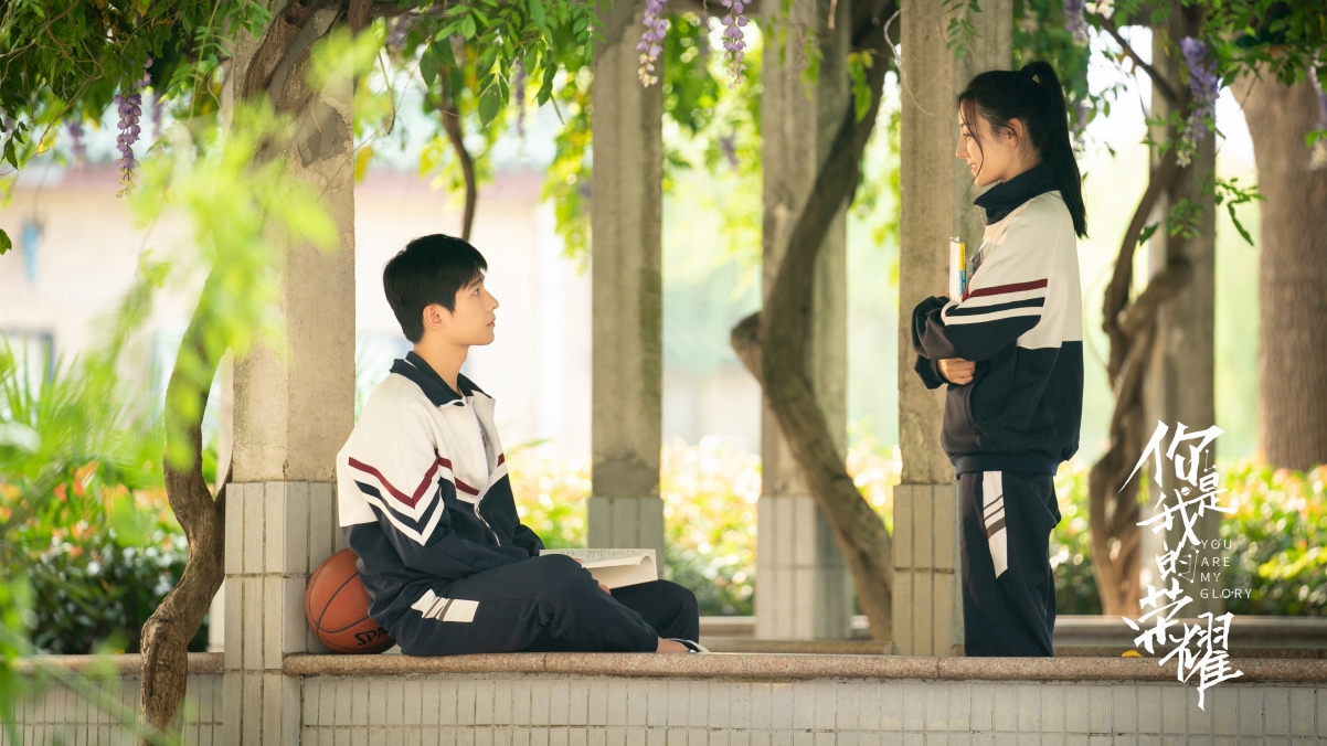 你是我的荣耀，杨洋迪丽热巴校服剧照，无水印4K高清壁纸，3840x2160分辨率，畅享影视美图