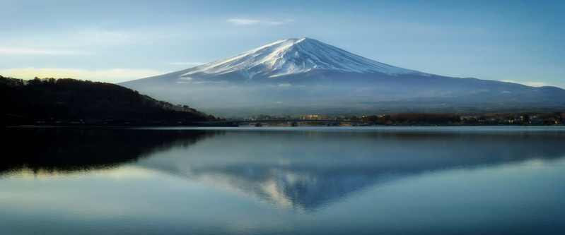 日本富士山湖畔梦幻之旅，唯美高清JPG背景图，商务科技设计素材下载