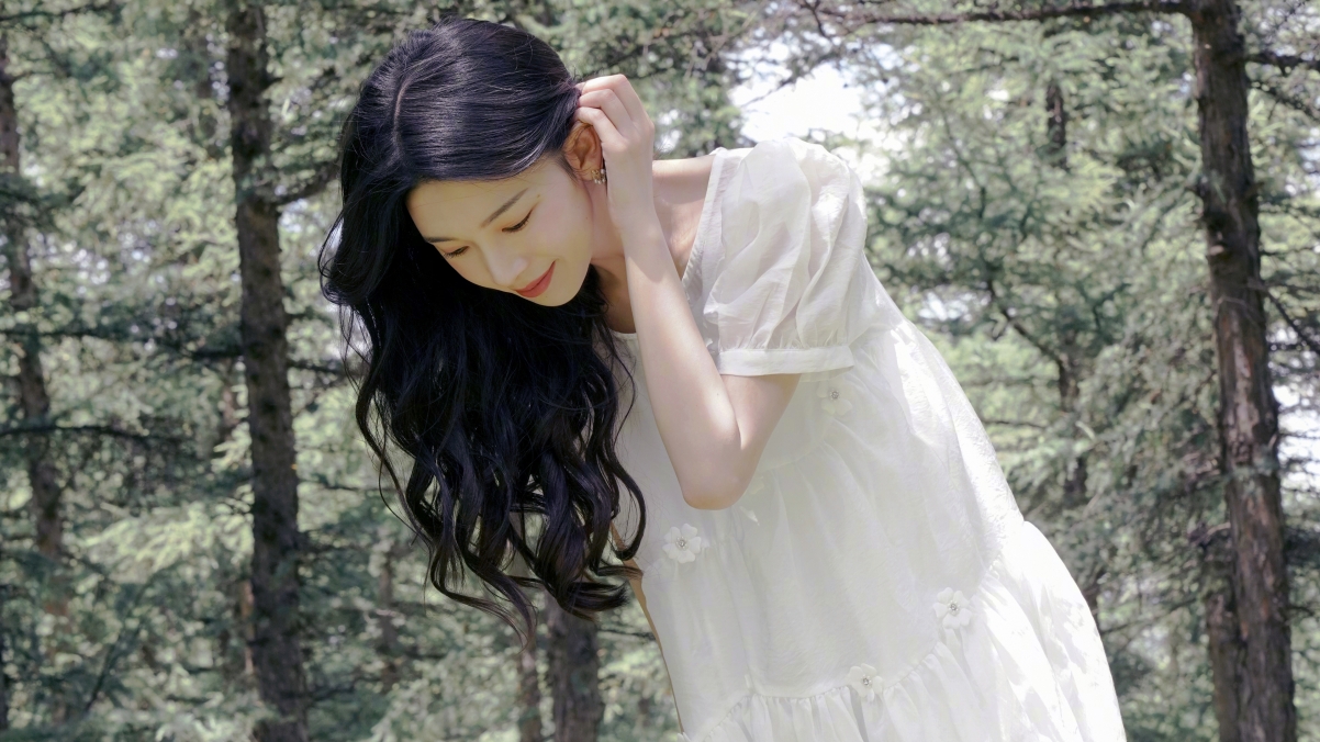 陈瑶清新森系风格，4K超高清美女壁纸3840x2160免费下载