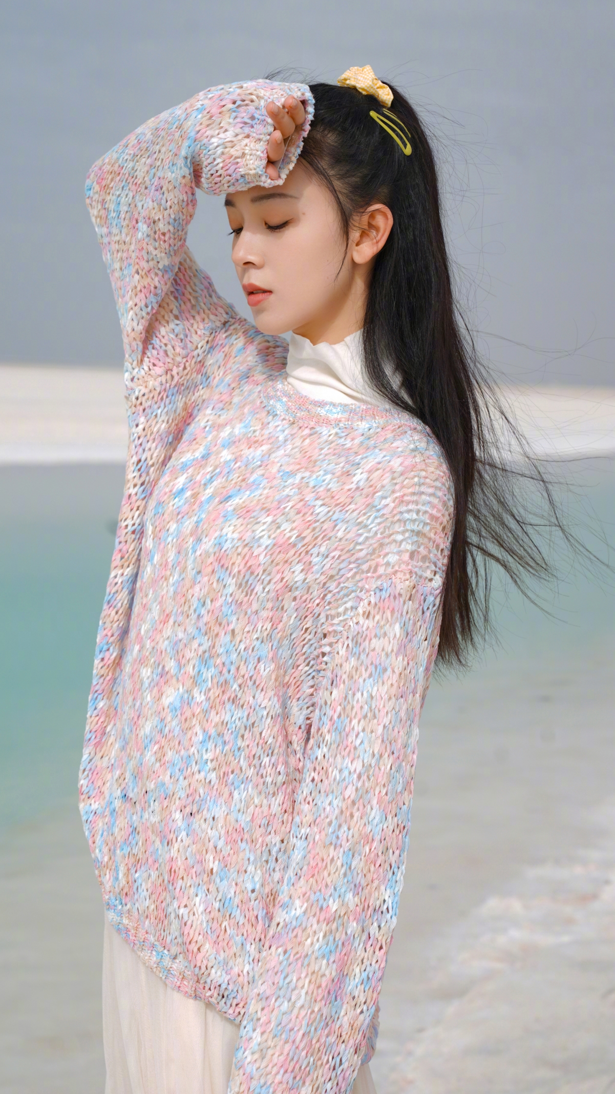 清新海边美女陈瑶，绝美4K竖屏壁纸，高清2160x3840手机图片下载