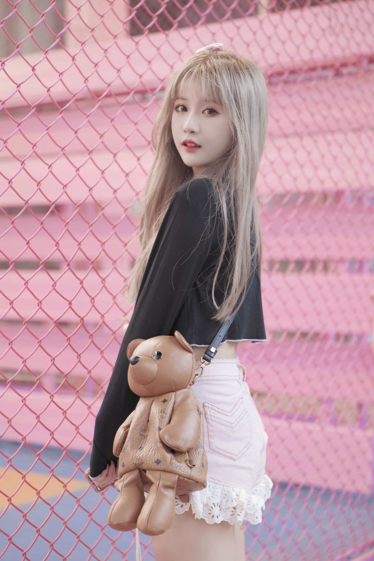 杨清柠绝美竖屏4K手机壁纸，高清2688x4032大图，一键下载