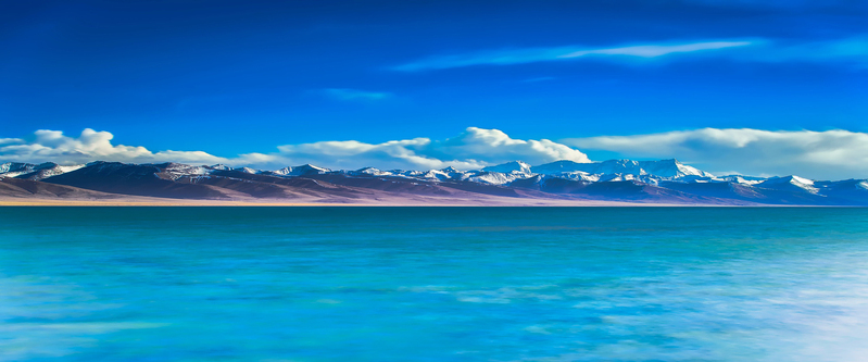 唯美蓝色雪山风景海报背景图，高清JPG商务/科技设计素材，免费下载