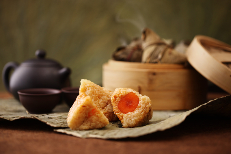端午节美味蛋黄肉粽海报素材，高清JPG与文艺清新PSD格式下载