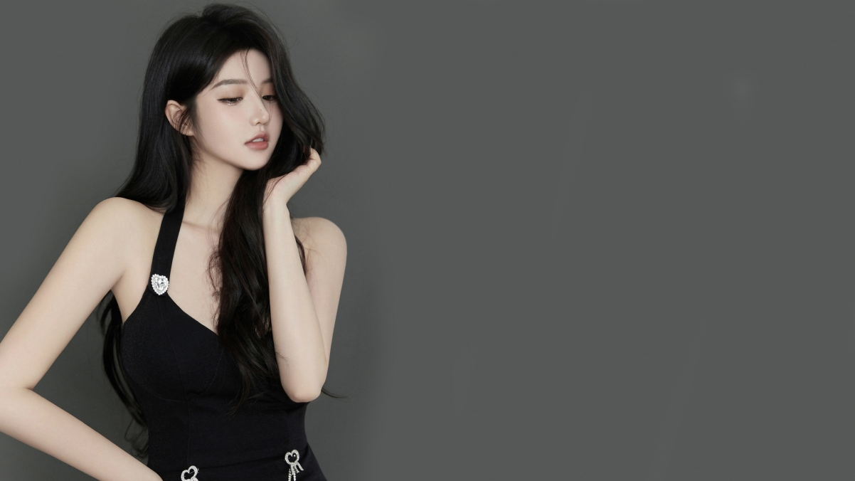 知性美女高清壁纸，黑色长裙长发飘逸，4K超清3840x2160免费下载