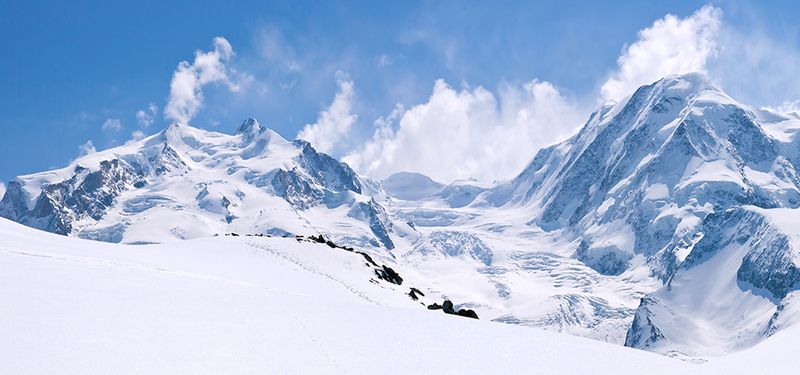 冬季雪地摄影佳作，高清蓝色海报背景JPG图片，文艺清新设计素材下载