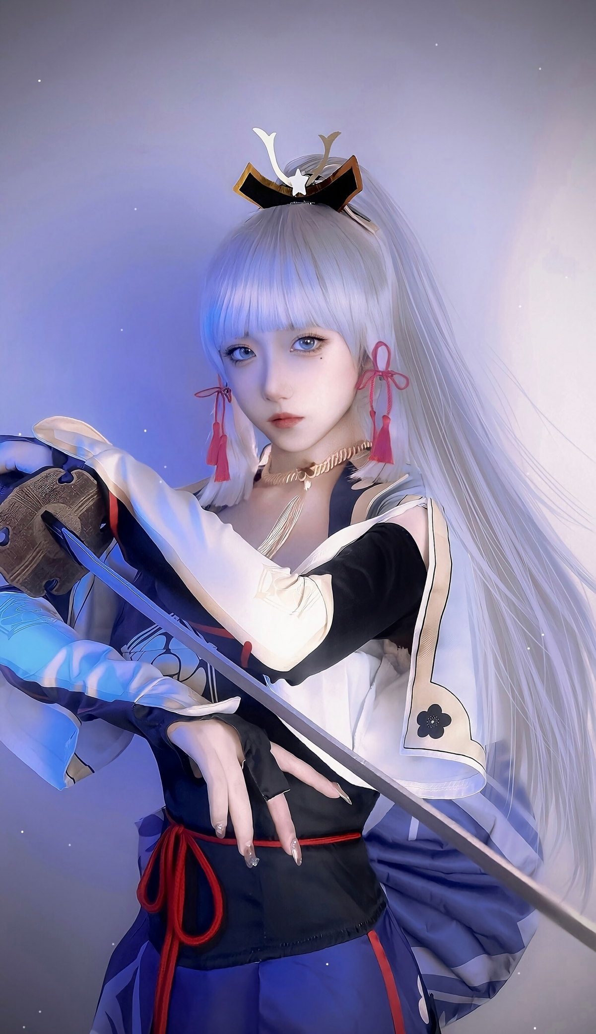 原神神里绫华竖屏4K手机壁纸，高清2216x3840像素，免费下载！