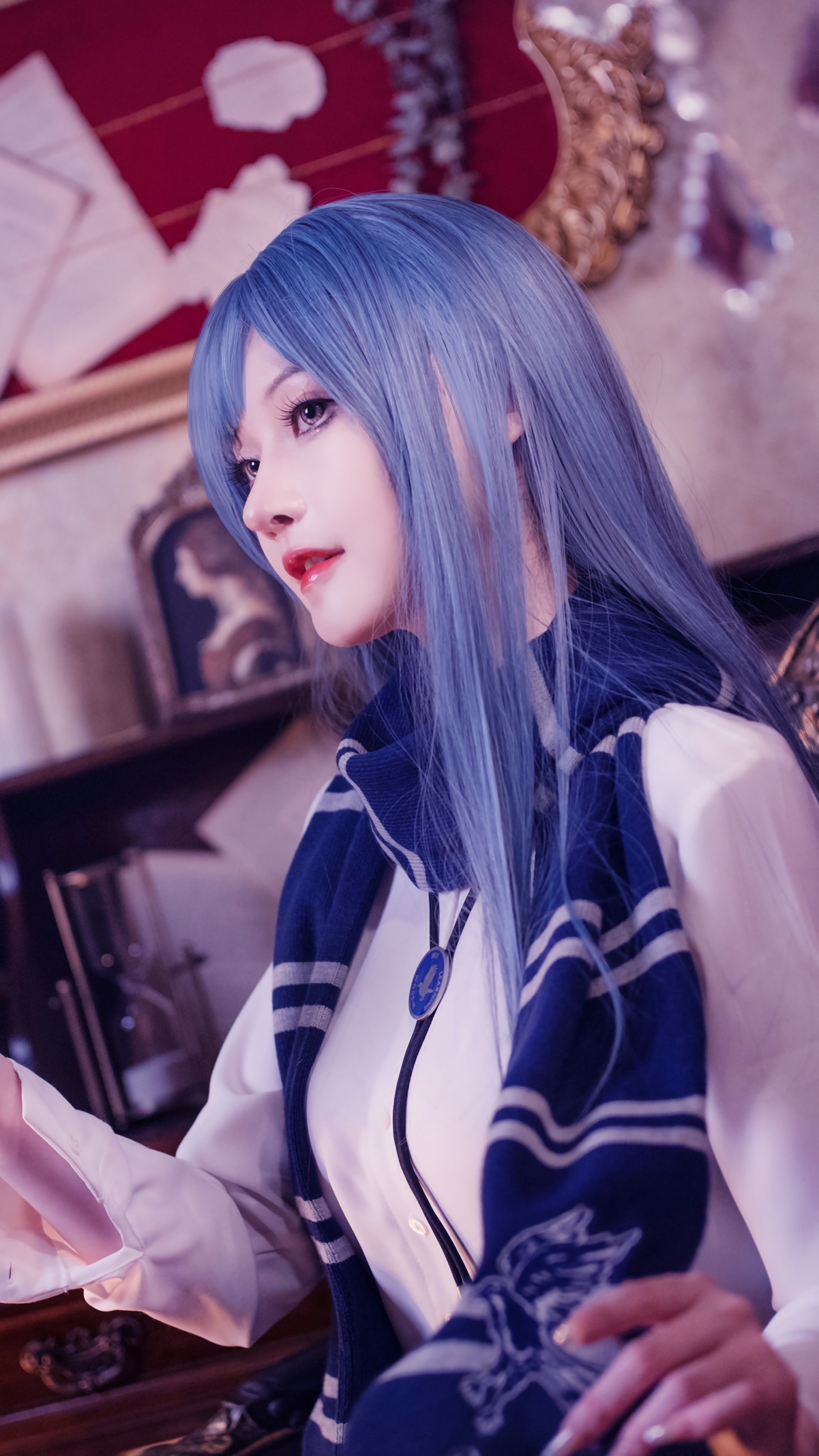 女神长发飘逸，4K超高清手机壁纸，2160x3840精美下载