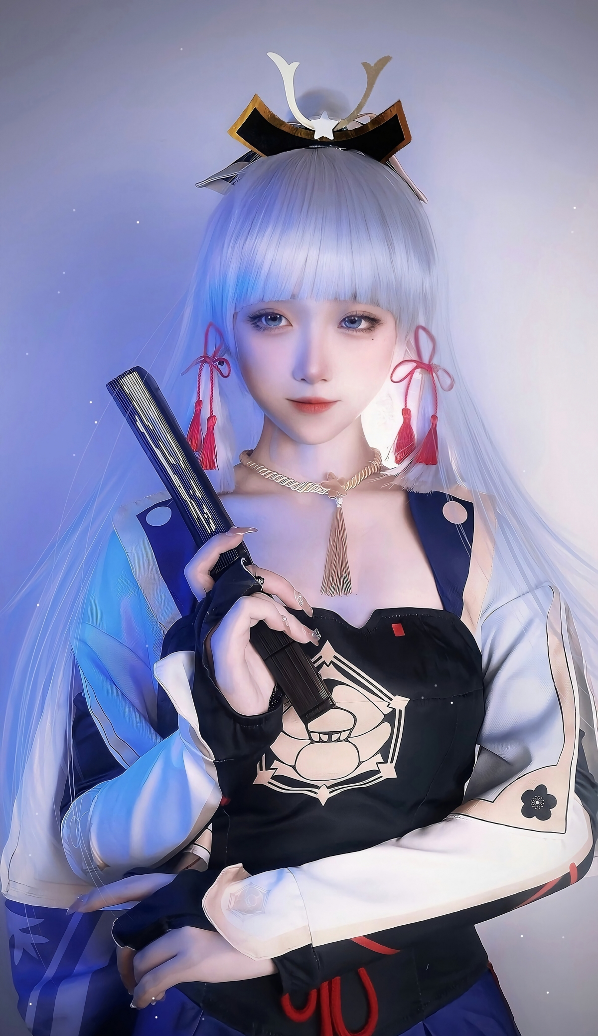 神里绫华原神Cosplay绝美呈现，4K超清手机壁纸，2218x3840高清大图，一键下载！