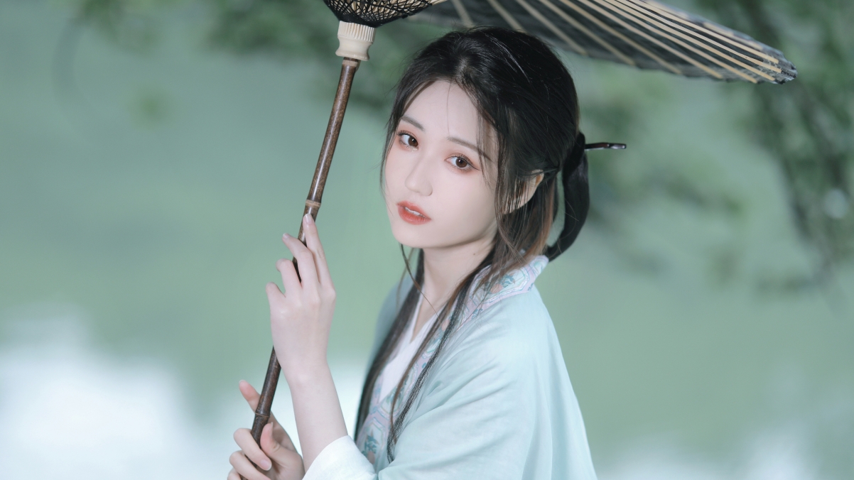 唯美古风雅致美女，清新油伞下的清纯4K壁纸，高清3840x2160下载