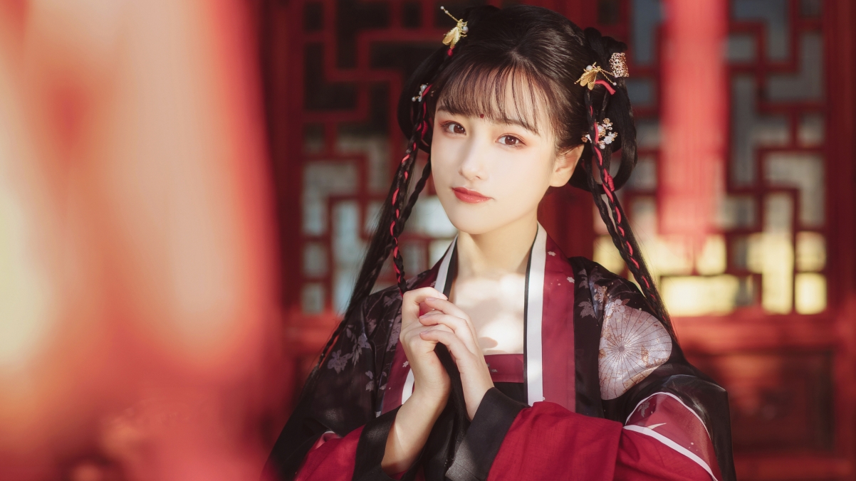 可爱俏皮古装美女，高清4K壁纸，3840x2160分辨率，免费下载