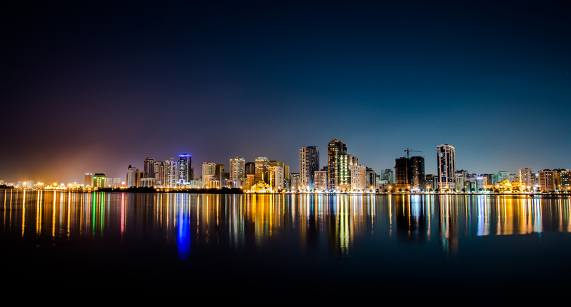 城市江畔夜景高清JPG，质感纹理素材免费下载