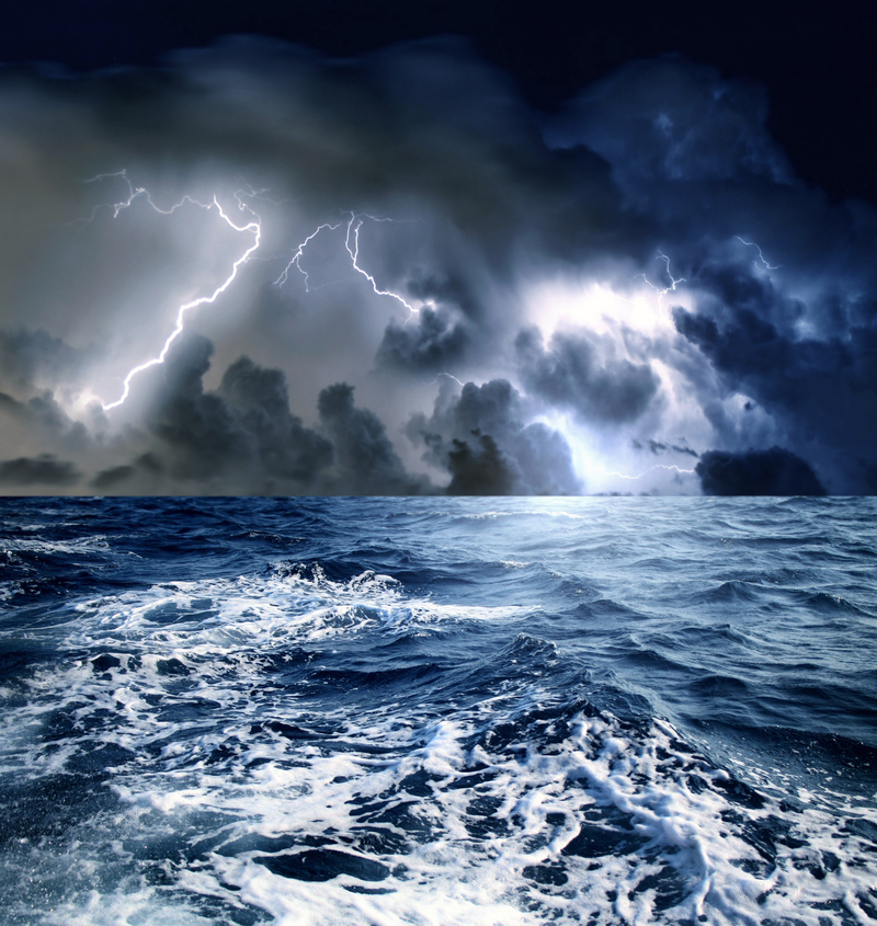 高清JPG，狂风暴雨大海浪花摄影，绝美风景图片素材下载