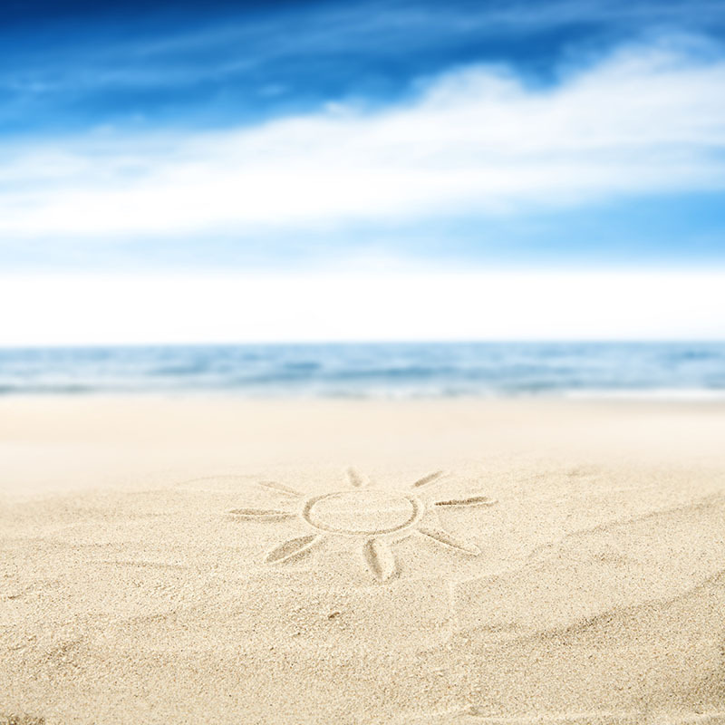 夏日阳光下的蓝色海滩美景，高清JPG摄影图片/设计素材下载