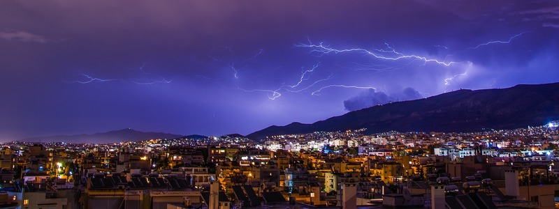 城市雷电夜景惊艳呈现，高清JPG摄影素材，风景设计下载