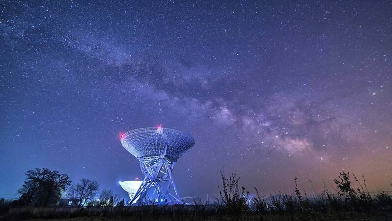 夜空星辉与火烧云盛景，高清JPG摄影素材，风景设计必备下载