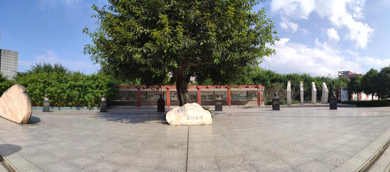 校园广场绝美风光，高清JPG摄影素材，风景图片设计下载