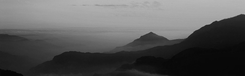 灰色群山背景高清JPG，风景摄影素材，一键下载