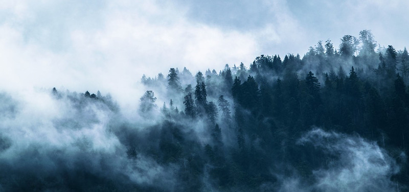 高清山林云雾背景图，JPG摄影素材，风景设计必备下载