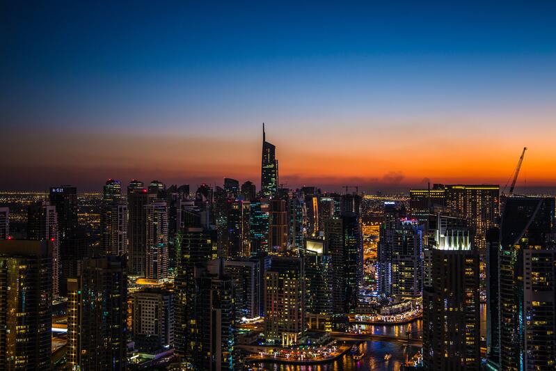 夕阳映照下的城市天际线，绝美高清JPG摄影/风景设计素材下载