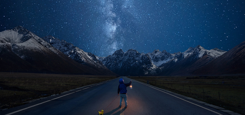 夜晚儿童公路高清JPG图片，摄影风景素材，免费下载
