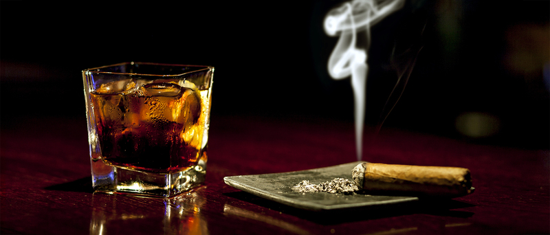 酒杯香烟摄影高清JPG/绝美风景设计素材下载