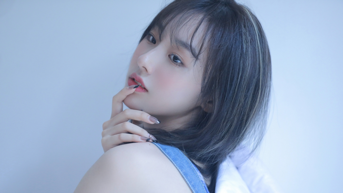 冯丽林绝美4K壁纸，高清美女图片，3840x2160分辨率，一键下载
