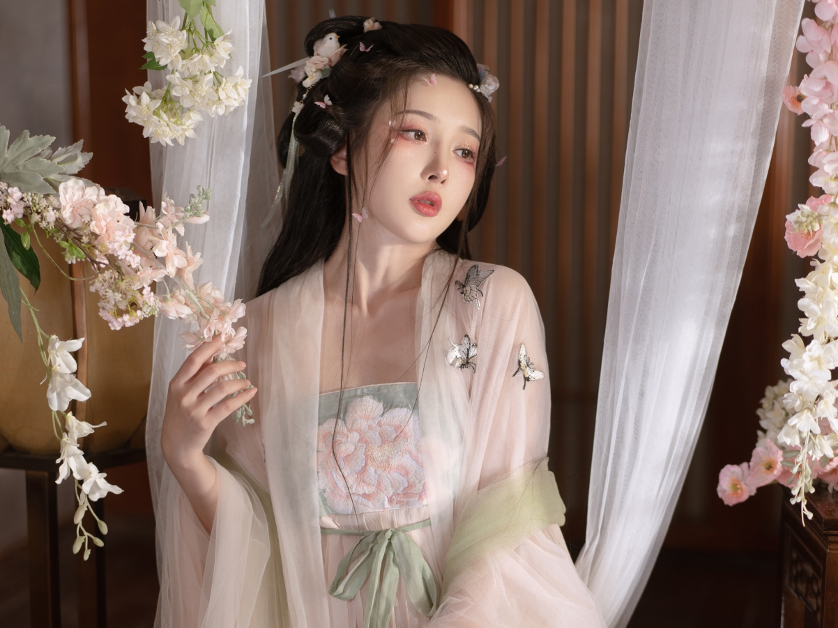 唯美古装美女iPad平板壁纸，高清古风2732x2048大图下载