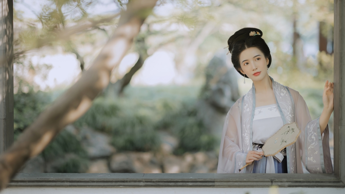 艺图语，唯美古风阿梦系列，秋日闲情4K美女壁纸，高清3840x2160免费下载