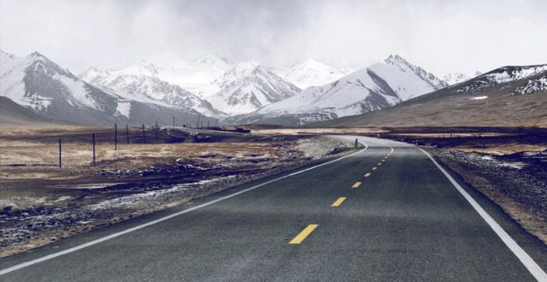 雪山远景配公路，荒野高清PNG背景，透明图片素材下载