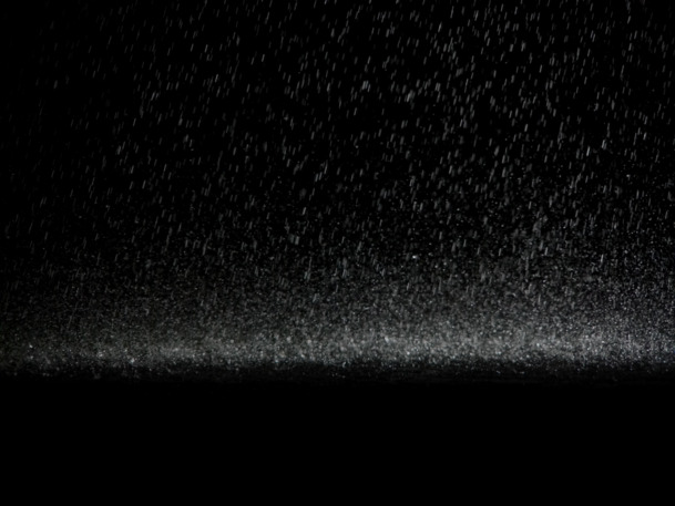 雨滴溅射高清PNG素材，透明背景雨水元素，精美场景背景图片设计下载