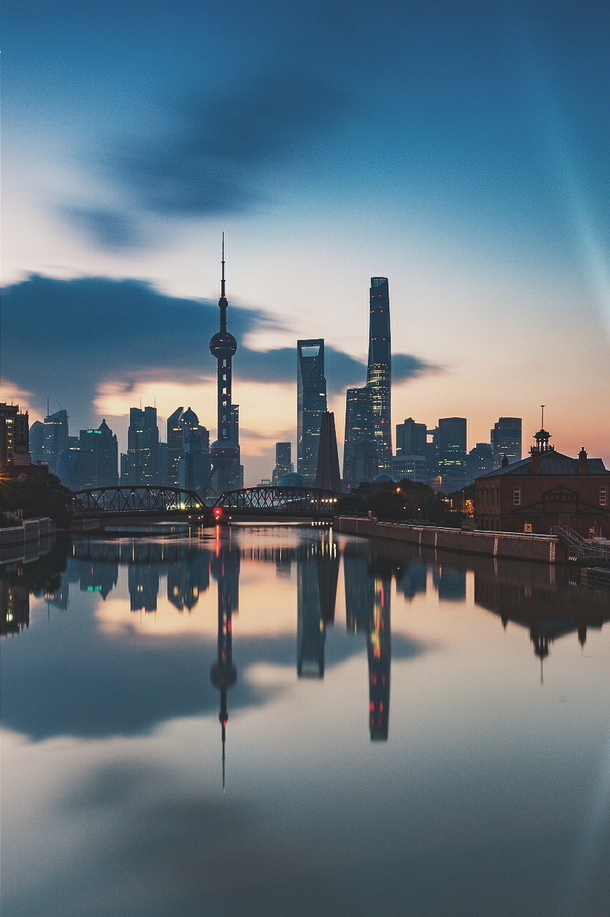 上海浦东黄昏夜色美景，高清PNG透明背景，H5设计素材免费下载