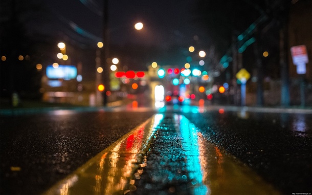 城市雨夜马路高清PNG透明背景图，海报设计素材免费下载