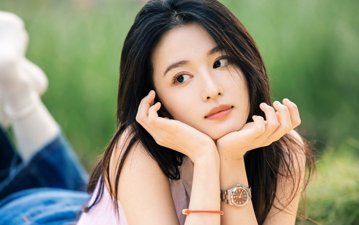 王楚然户外美照精选，4K超清电脑壁纸，高清大图4032x2526免费下载