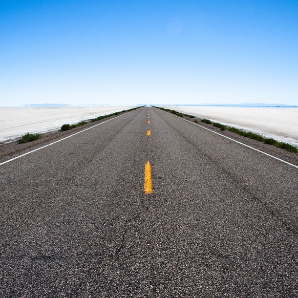 蓝天高速公路PNG高清透明背景图，风景摄影设计素材下载