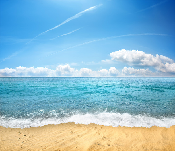 海浪冲击海滩高清PNG透明背景，创意海报设计素材下载