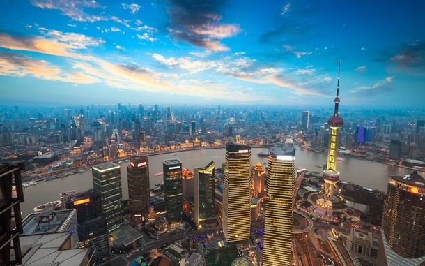 上海蓝天白云高清全景PNG，透明背景元素，创意海报设计素材下载