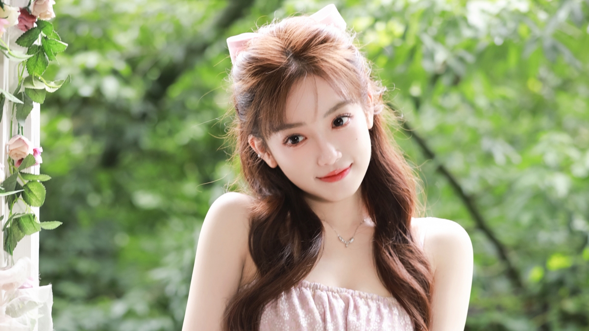 清纯长发美女护眼图集，惊艳靓丽4K壁纸，高清3840x2160免费下载