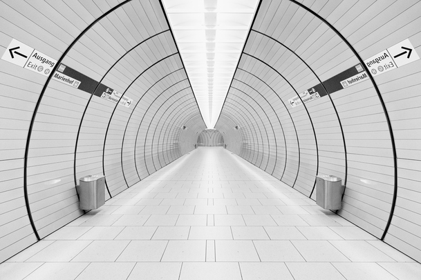 白色条纹科技通道海报背景PNG透明图，高清设计素材下载