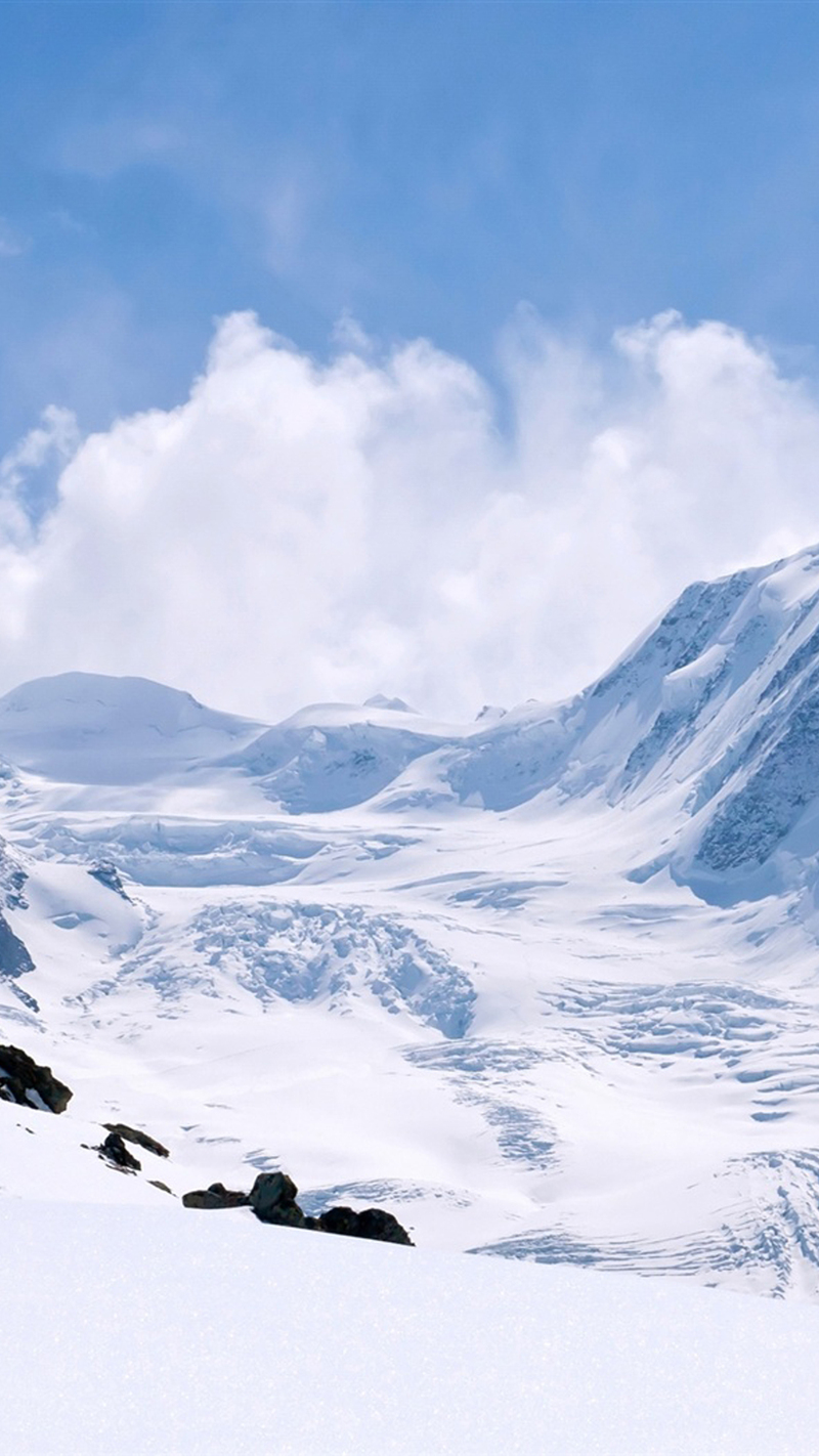 雪山风光H5背景，高清JPG素材，扁平简约风格，免费下载