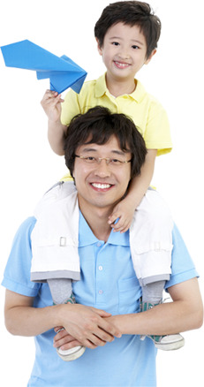 父亲节高清PNG图，小孩坐肩欢乐瞬间，端午节日元素设计素材