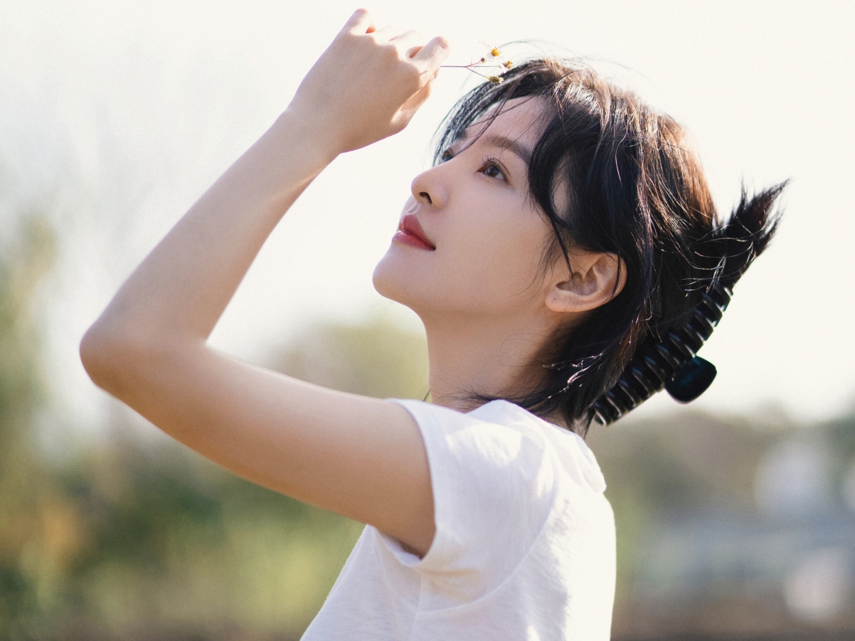 清纯女神章若楠高清壁纸，2732x2048分辨率，平板专属美化必备