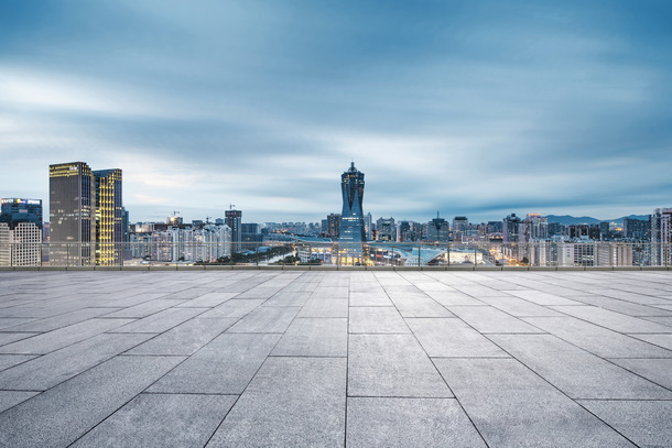 蓝天白云静谧场地PNG透明背景摄影图，高清风景设计素材下载
