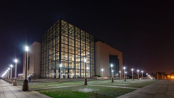 高清夜景建筑PNG透明背景图片，精美设计素材，免费下载