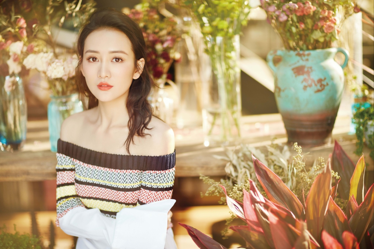 王鸥绝美鲜花背景，超清4K壁纸免费下载，3840x2560高清美图欣赏