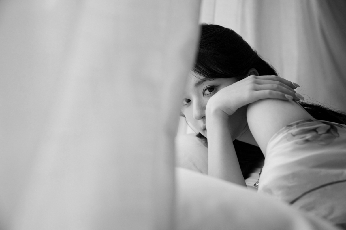 赵露思绝美黑白照，4K高清壁纸，美女图片精选，4000x2668超清下载