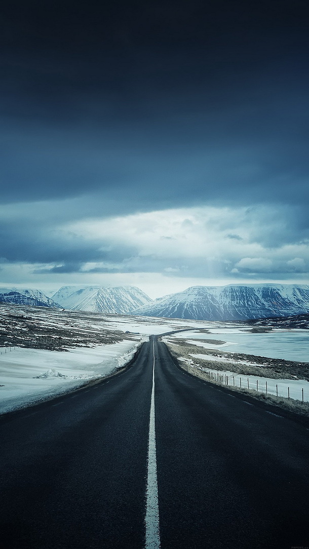 雪山公路高清PNG透明背景，黑色天空风景图片，设计素材下载