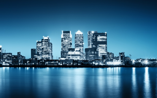 夜晚海边城市美景，高清蓝色海报背景PNG透明图片，摄影风景设计素材下载